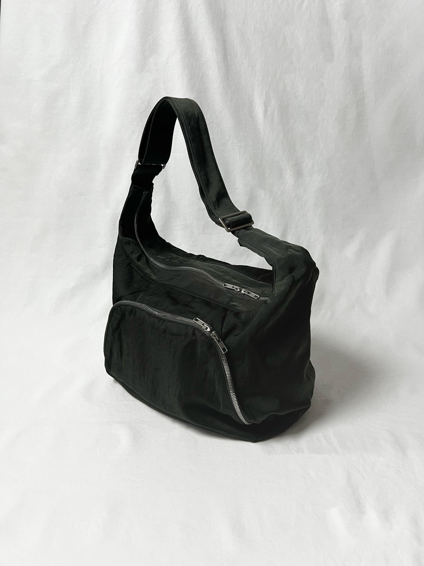 ARC Ⅱ / NYLON TWILL SHOULDER BAG in MOSS