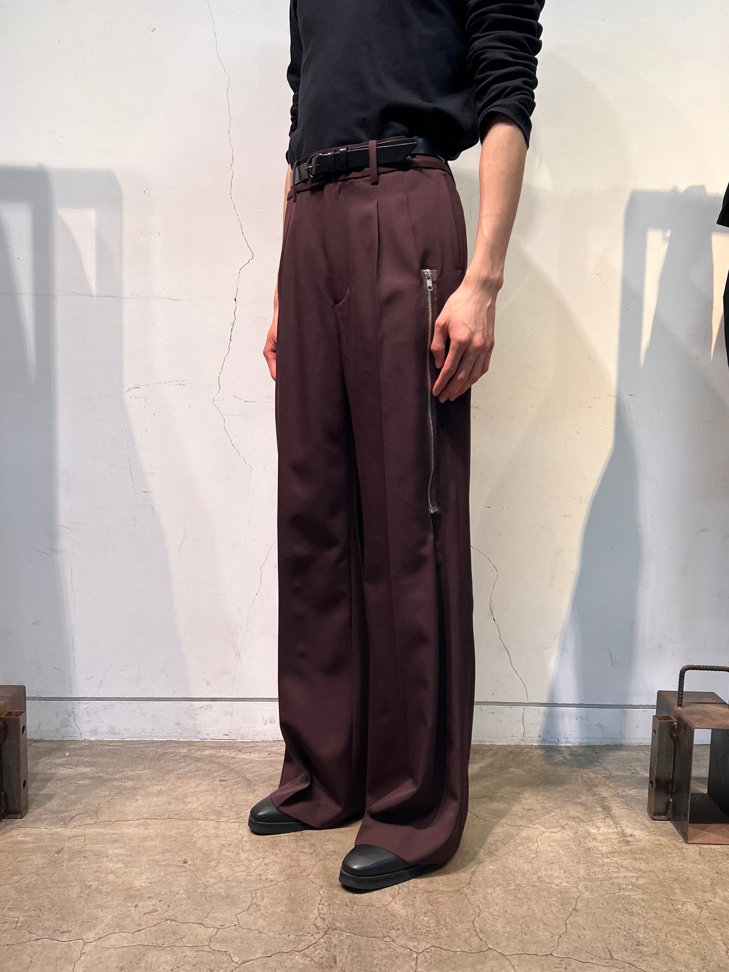 SCHEDAR ZIPPED WOOL TROUSERS in BROWN