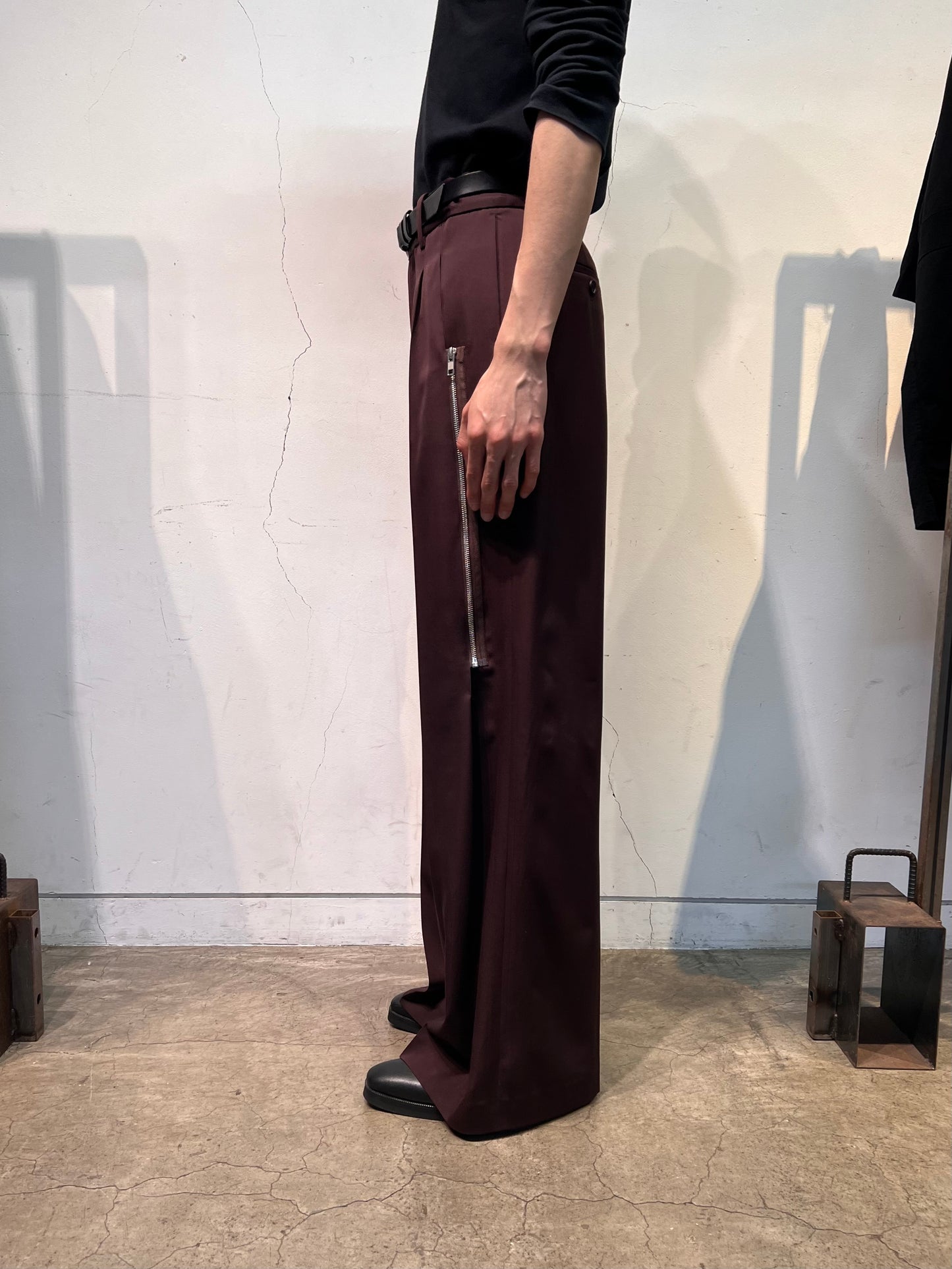 SCHEDAR ZIPPED WOOL TROUSERS in BROWN