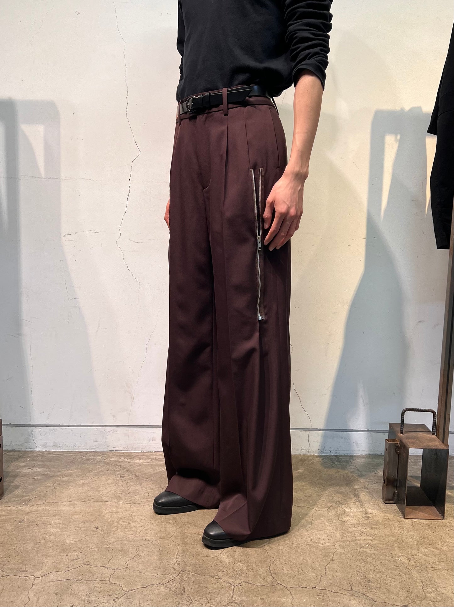 SCHEDAR ZIPPED WOOL TROUSERS in BROWN