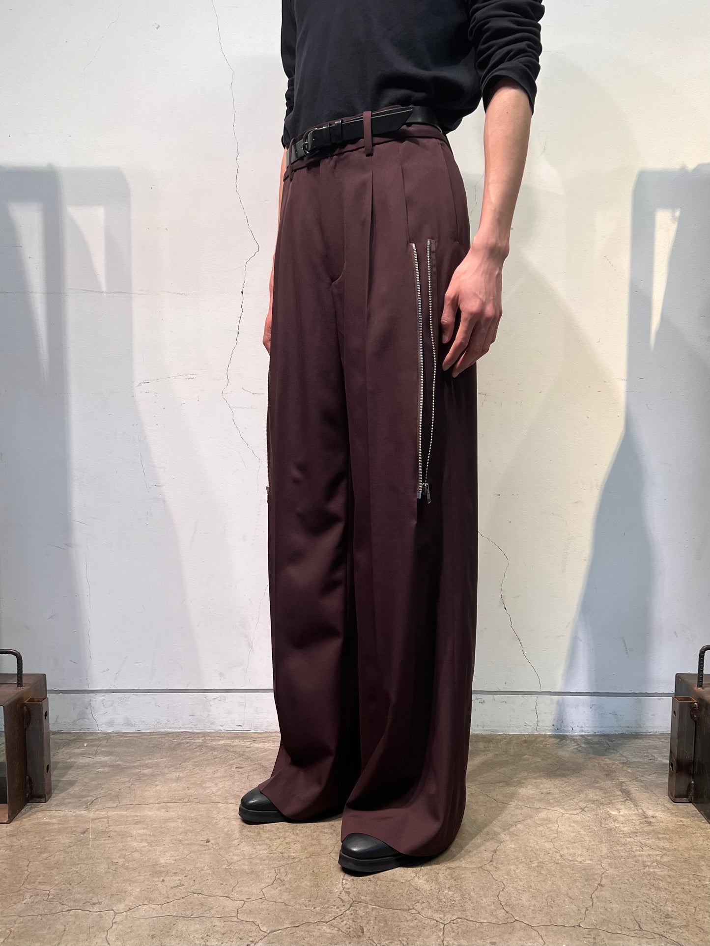 SCHEDAR ZIPPED WOOL TROUSERS in BROWN