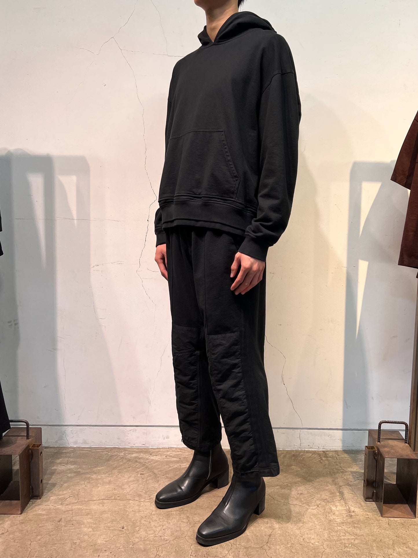 GARMENT DYED LOUNGE HOODIE in BLACK