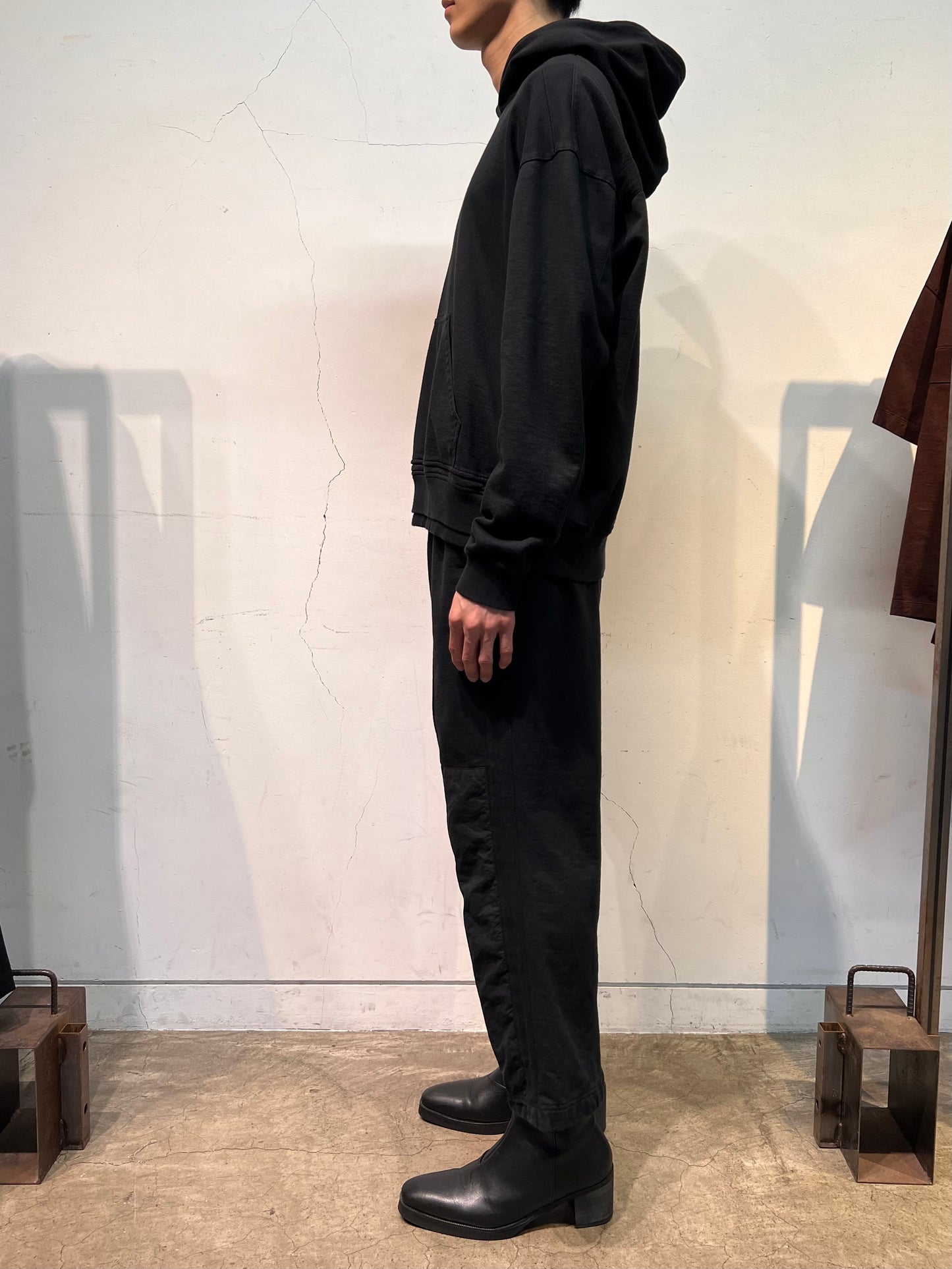 GARMENT DYED LOUNGE HOODIE in BLACK