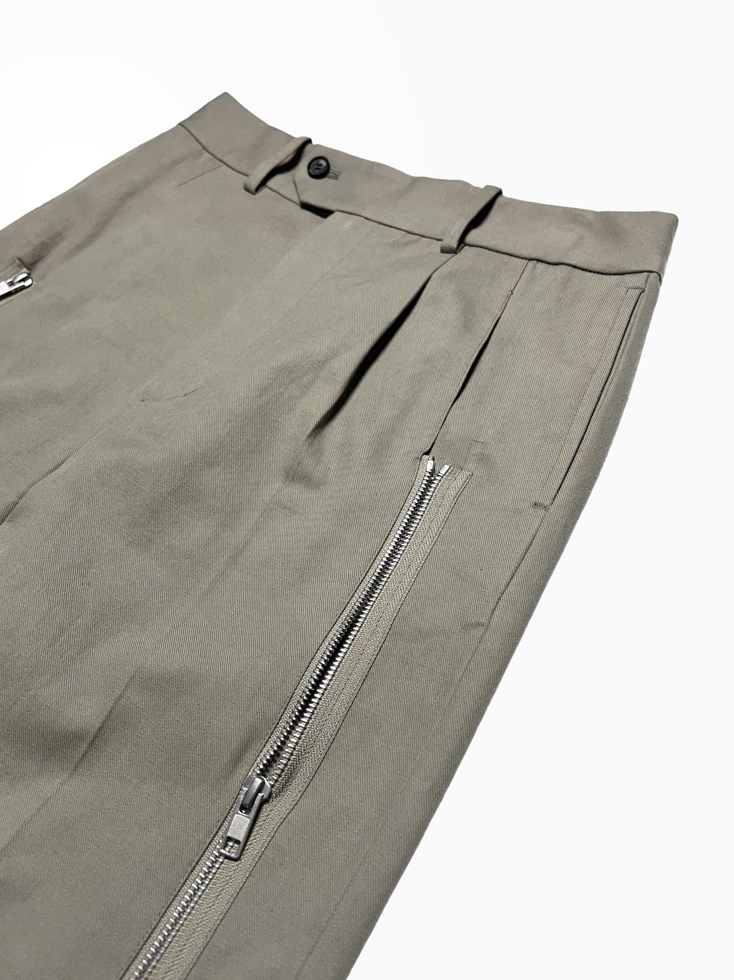 SCHEDAR ZIPPED TROUSERS in DUST